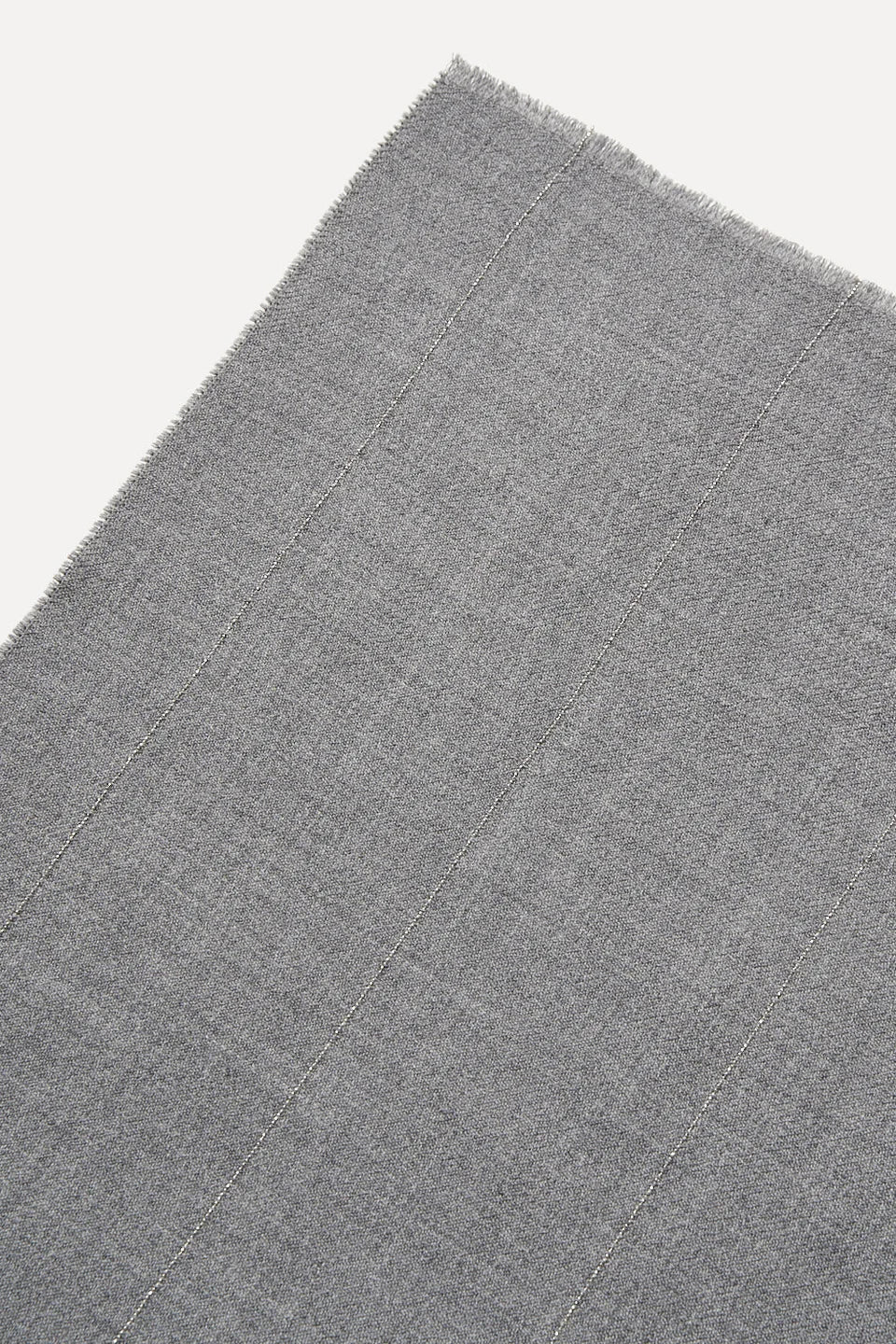 Pure virgin wool stole with Punto Luce detailing