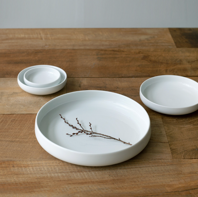 White Round Main Plate Large - 둥근 소반 접시 (대)