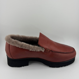 [T. RABOTIN] GAB SHEARLING LOAFER - BRICK