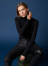 [Majestic] Soft Touch L/S Turtleneck - Noir