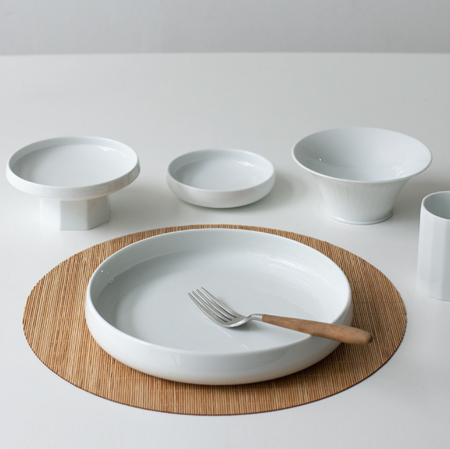 White Round Main Plate Large - 둥근 소반 접시 (대)